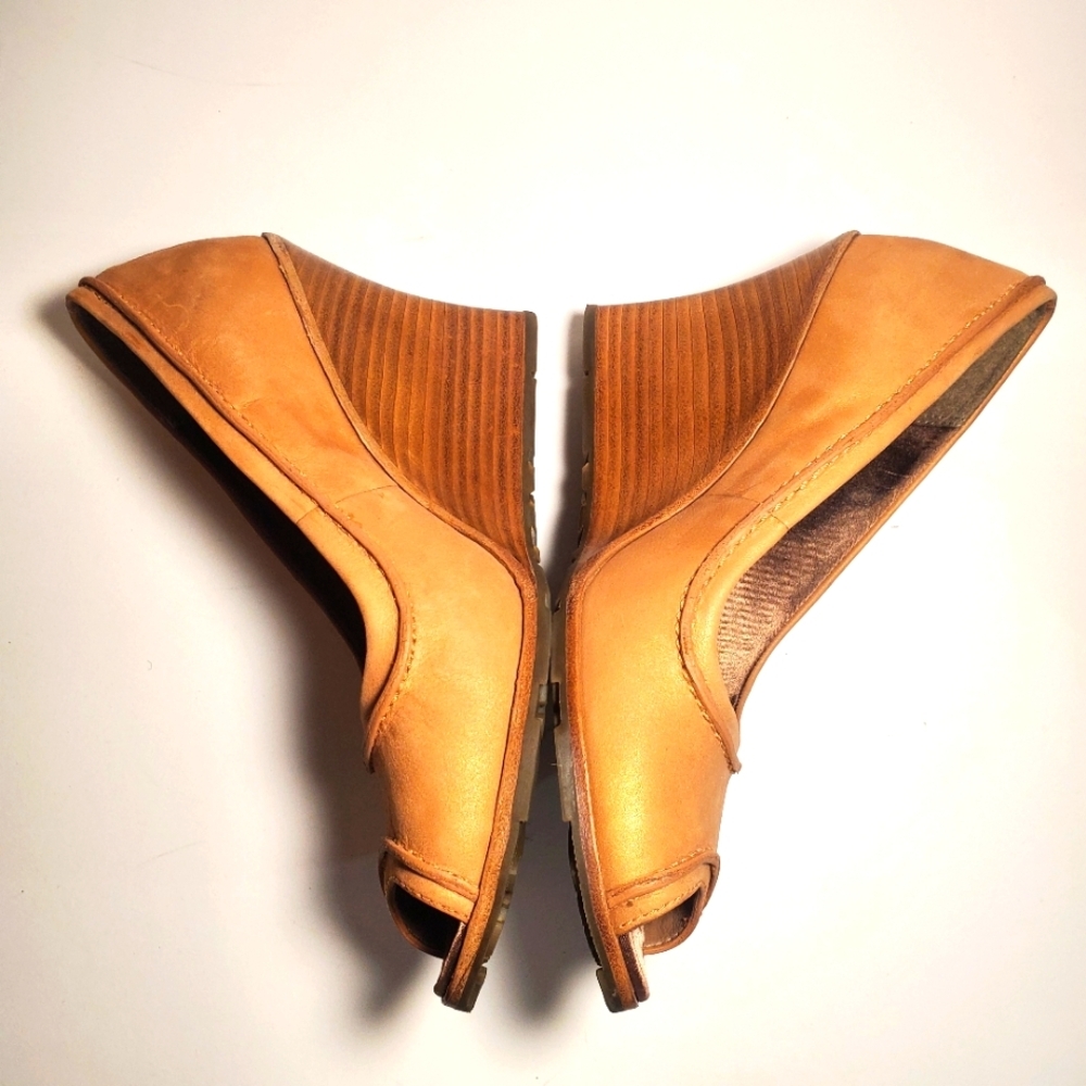 TIMBERLAND Tan Open-toe Stacked Wedge Heels Rubber Sole Leather Upper 7M - NWT - Picture 14 of 16